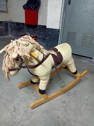 Caballo balancín para niños