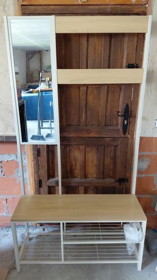 Perchero de madera y metal beige