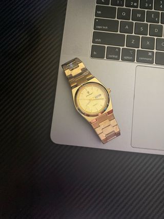 Reloj Hugo Poedagar Nuevo - Dorado