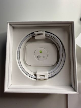 Airpods Pro 2 con caja, cable y garantía.