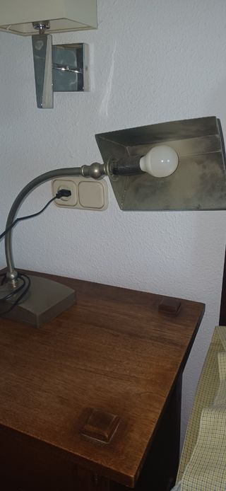 2 Lámparas de Mesa Metálicas