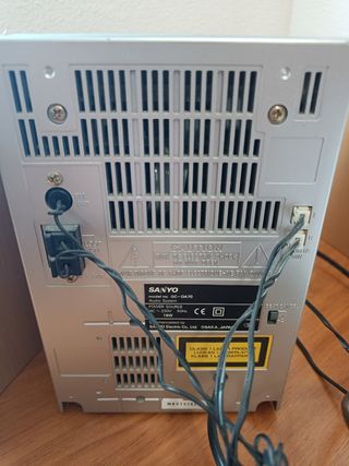 Minicadena Sanyo Beige y Plata