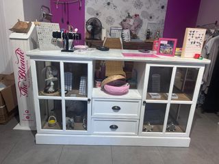 Mostrador tienda ropa