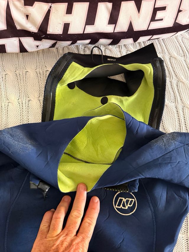 Neopreno mujer verano color azul
marca Neilpryde 