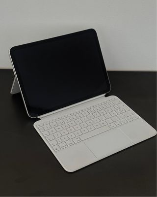 Magic Keyboard Folio Apple