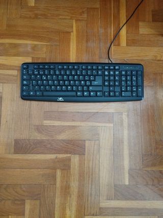 Teclado de ordenador negro