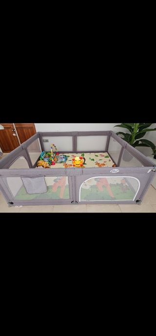 Alfombra de juego infantil con parque