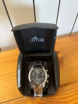 Reloj Lotus Cronógrafo Plata y Gris