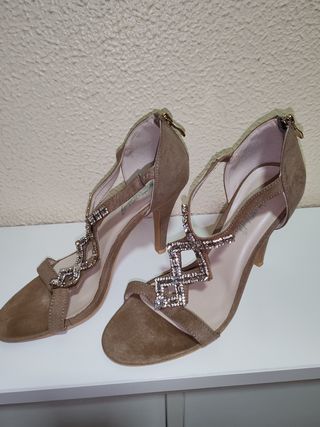Zapatos de tacón ante beige talla 38