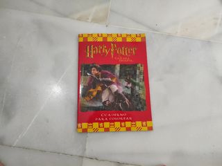 Cuaderno ilustrado de Harry Potter con 24 páginas.