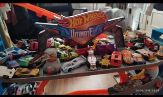 Mega Garage Hot Wheels