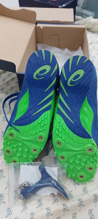 Scarpette atletica Asics 39.5 chiedete per pista