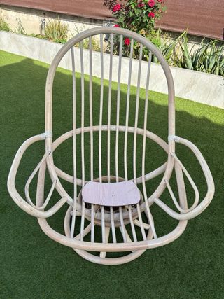Sillón de ratán beige