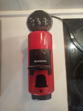 Cafetera Nespresso Essenza Mini DeLonghi