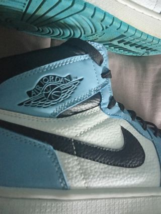 Air Jordan 1 High OG University Blue