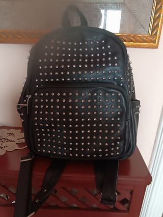 Zainetto con borchie