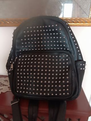 Zainetto con borchie