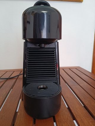 Máquina de Café Nespresso Preta