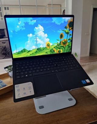 PORTÁTIL DELL 2025 Core i5 12ª 120Hz IPS 15.6" FHD