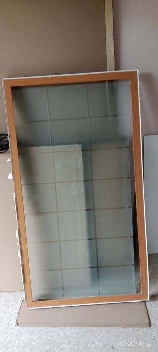 Marco de aluminio con cristal
No hago envíos 

