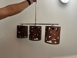 Lámpara de salón marrón y plateada