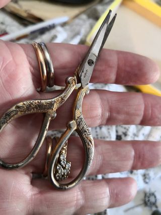 Campanella e forbicine da collezione