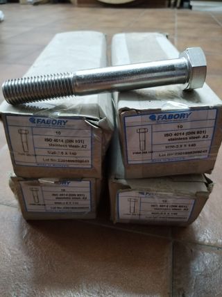 40 Tornillos DIN931 M20X140 INOX-A2