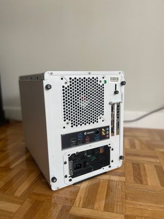 PC Gaming Blanco Ryzen 9.