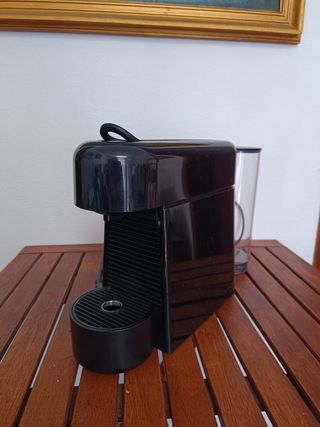 Máquina de café Nespresso preta