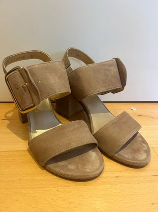 Sandalias Stuart Weitzman Beige Hebilla Talla 36.5