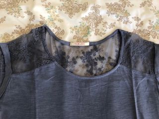 CAMATEU T-shirt lilla con pizzo