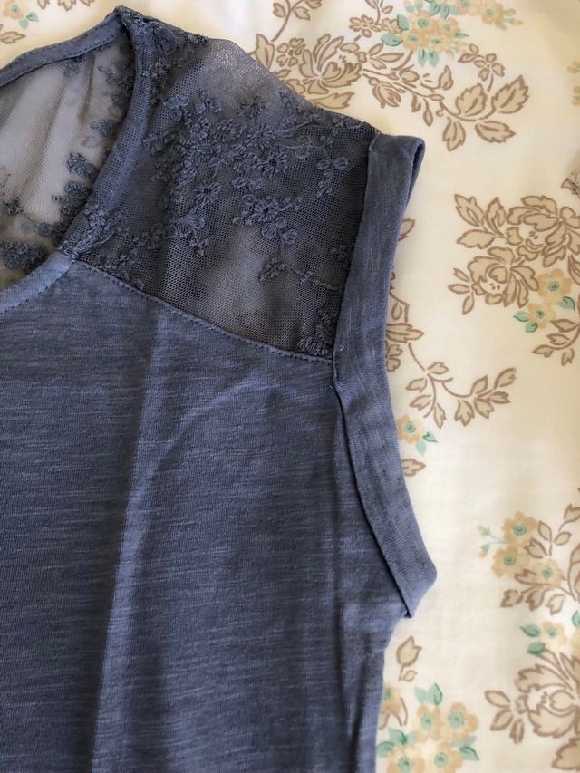 CAMATEU T-shirt lilla con pizzo