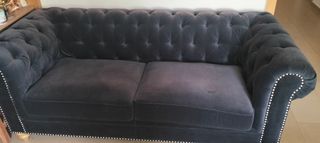 Sofá Chester azul terciopelo