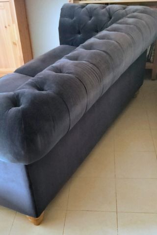 Sofá Chester azul terciopelo