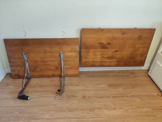 Escritorios abatibles de madera y metal