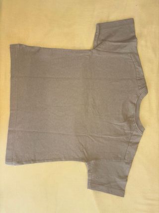Lote 3 Camisetas Rayas y Lisa
4-5 años