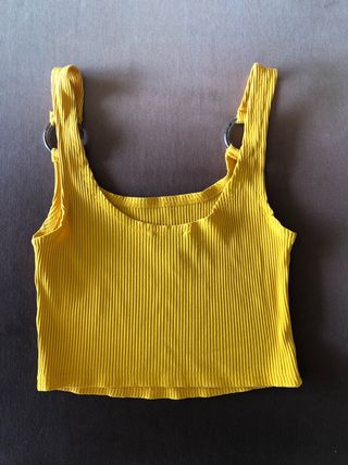Top amarillo con anillas talla S