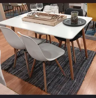 Mesa Comedor + 4 Sillas OFERTON