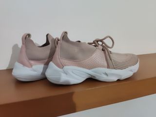 Scarpe da ginnastica beige e rosa