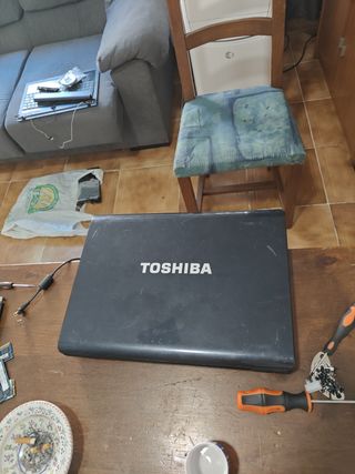 Portátil Toshiba Plata y Negro
