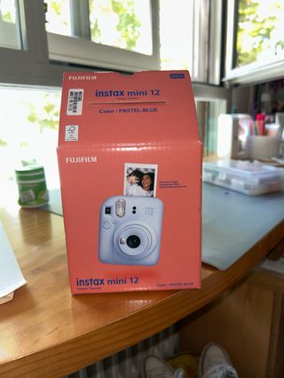 Cámara Instax Mini 12 Azul Fujifilm con 5-6 fotos