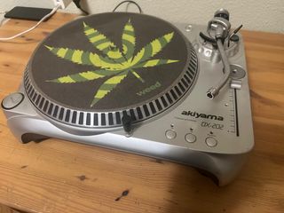 2 Tocadiscos Akiyama DX-202