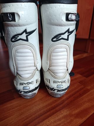 Mono de cuero Berik y botas Alpinestars