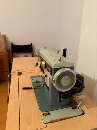 Máquina de coser Alfa Automática 109