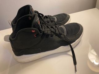 Zapatillas estilo baloncesto