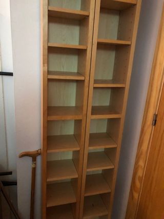 Estantería de madera