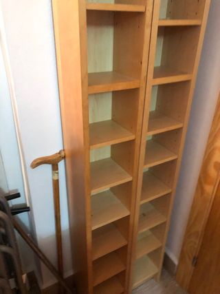 Estantería de madera
