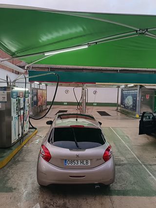Peugeot 208 2012
