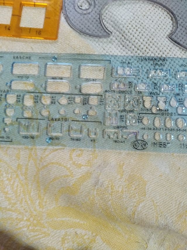 Normografi per disegno tecnico