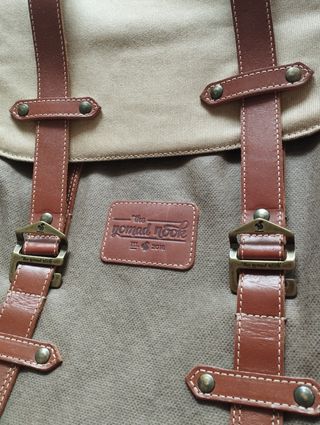 Mochila Cuero Vegetal, con espacio para laptop
